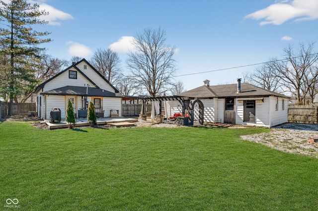 416 W 5th Street W, Greenfield, IN 46140