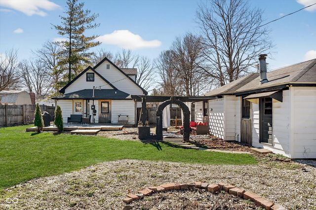 416 W 5th Street W, Greenfield, IN 46140