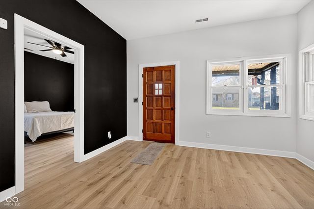 416 W 5th Street W, Greenfield, IN 46140