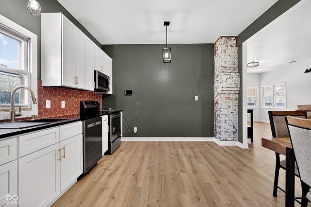 416 W 5th Street W, Greenfield, IN 46140