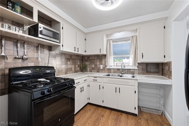 3299 Winthrop Drive, Parma, OH 44134