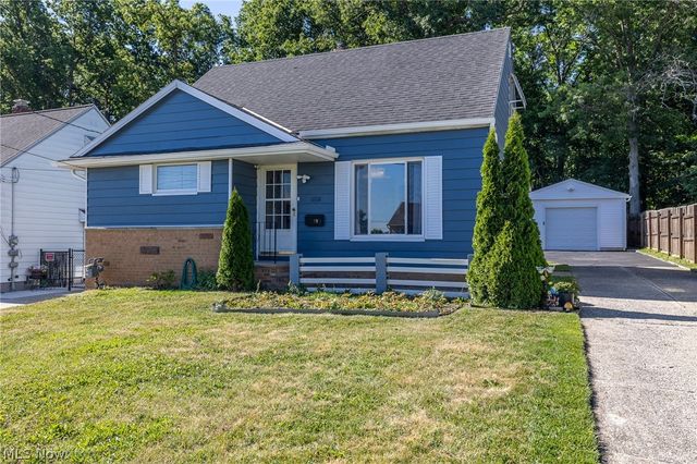 3299 Winthrop Drive, Parma, OH 44134