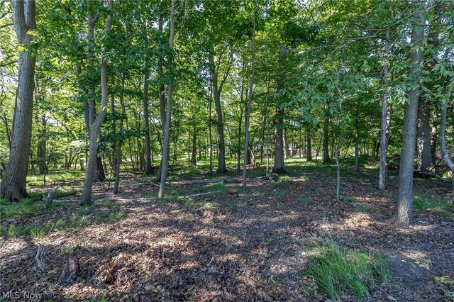3299 Winthrop Drive, Parma, OH 44134