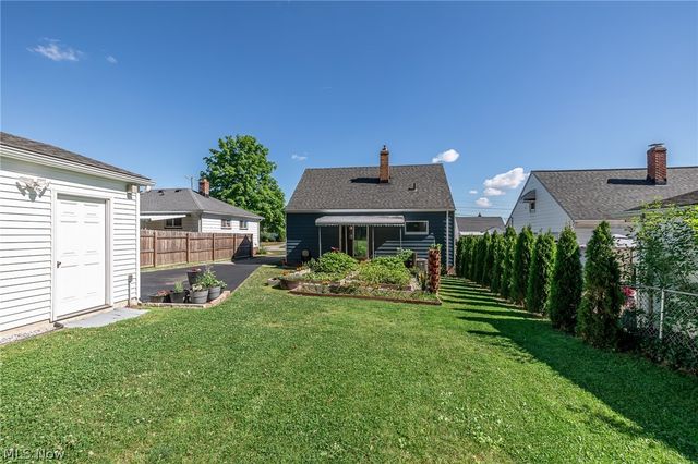 3299 Winthrop Drive, Parma, OH 44134
