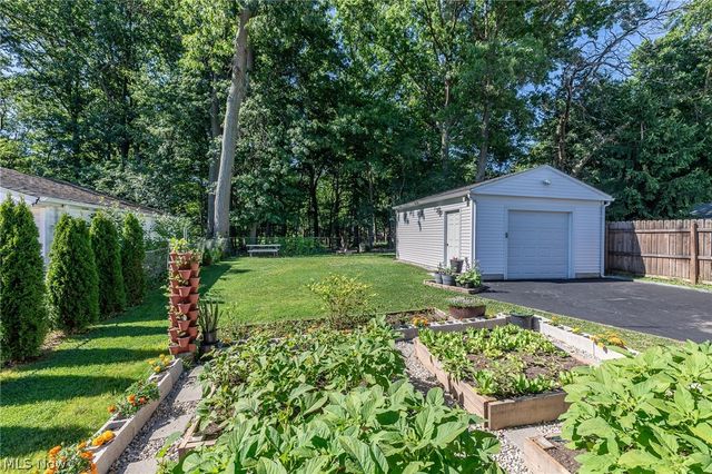 3299 Winthrop Drive, Parma, OH 44134