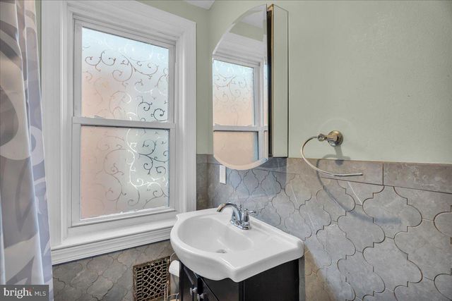 60 LINCOLN AVE, Collingswood, NJ 08108