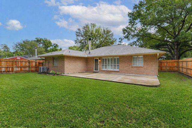 4111 Hermitage Hollow Lane, Kingwood, TX 77339