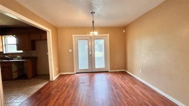 3220 Hilltop Road, Midwest City, OK 73110