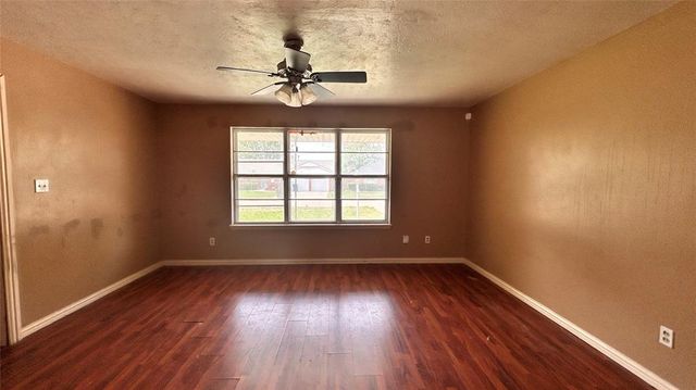 3220 Hilltop Road, Midwest City, OK 73110