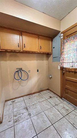 3220 Hilltop Road, Midwest City, OK 73110