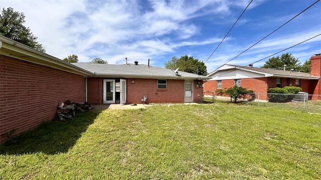 3220 Hilltop Road, Midwest City, OK 73110