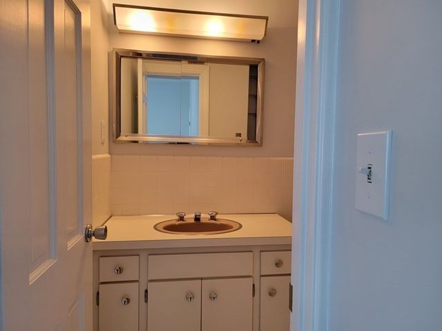 80 Trapelo Road 1, Belmont, MA 02478