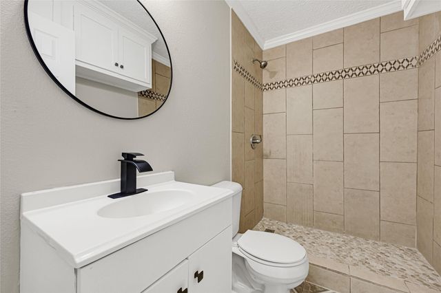 2207 Raymond Street, Pasadena, TX 77506