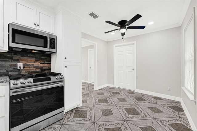 2207 Raymond Street, Pasadena, TX 77506