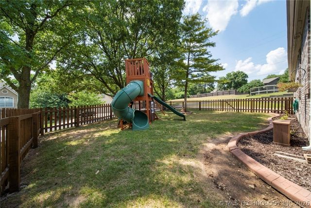 5541 E 77th Street E, Tulsa, OK 74136