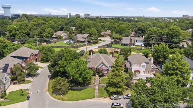 5541 E 77th Street E, Tulsa, OK 74136