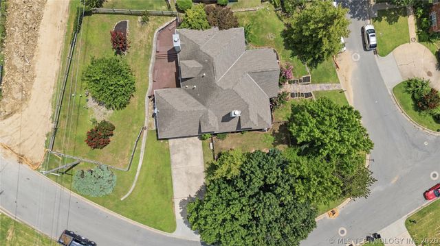 5541 E 77th Street E, Tulsa, OK 74136