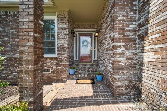 5541 E 77th Street E, Tulsa, OK 74136