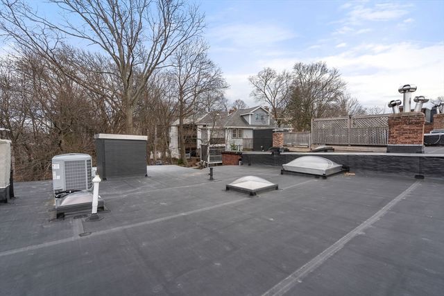 14 Claflin Road 3, Brookline, MA 02445