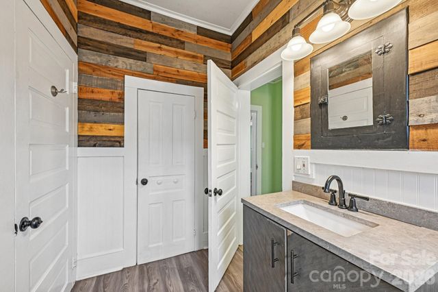 808 W B Street, Kannapolis, NC 28081