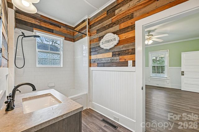 808 W B Street, Kannapolis, NC 28081