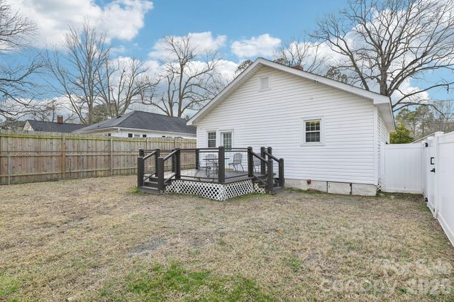 808 W B Street, Kannapolis, NC 28081