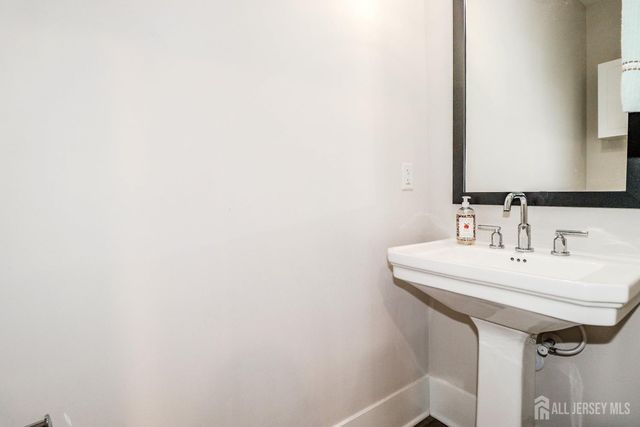 715 Station Road, Dunellen, NJ 08812