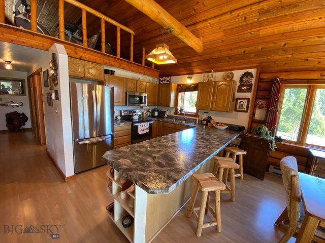 456 Friendspring Road, Whitehall, MT 59759