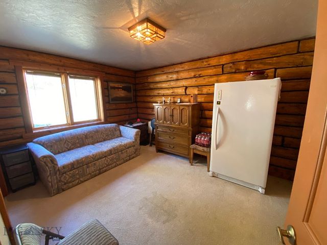 456 Friendspring Road, Whitehall, MT 59759