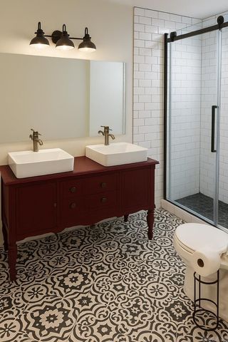 701 W Rhodes St, Clarksville, AR 72830