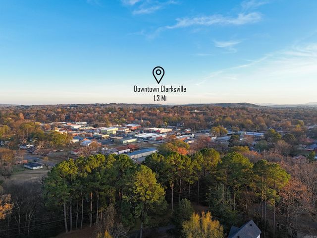 701 W Rhodes St, Clarksville, AR 72830