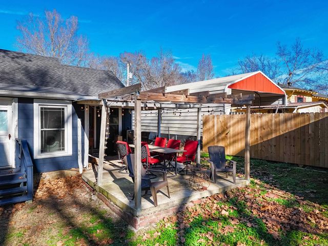 701 W Rhodes St, Clarksville, AR 72830