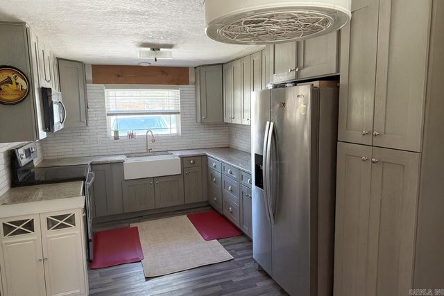 701 W Rhodes St, Clarksville, AR 72830