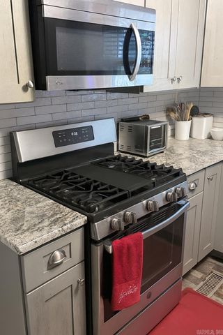 701 W Rhodes St, Clarksville, AR 72830