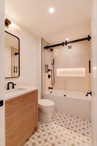 79 Park St 2, Brookline, MA 02446