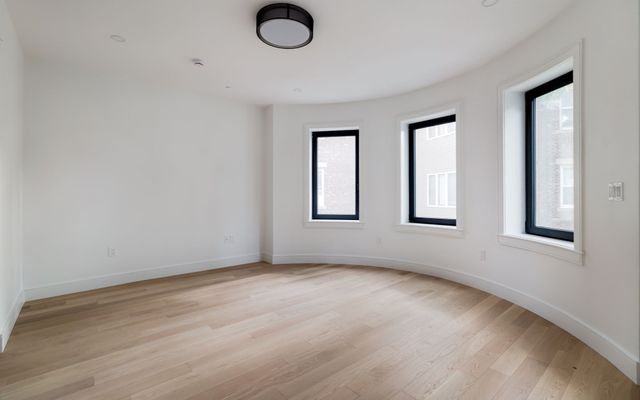 79 Park St 2, Brookline, MA 02446