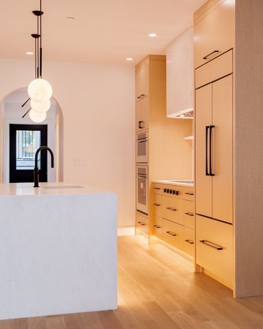 79 Park St 2, Brookline, MA 02446