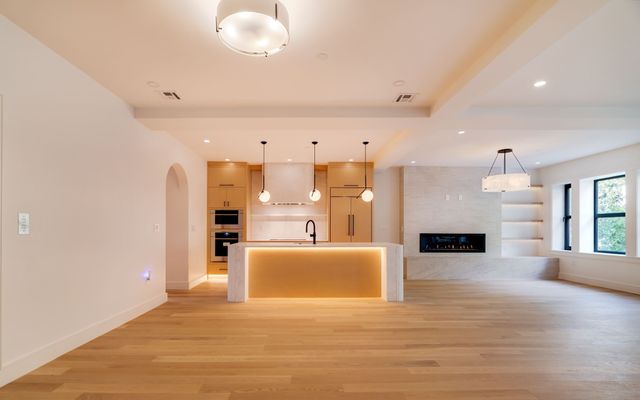 79 Park St 2, Brookline, MA 02446