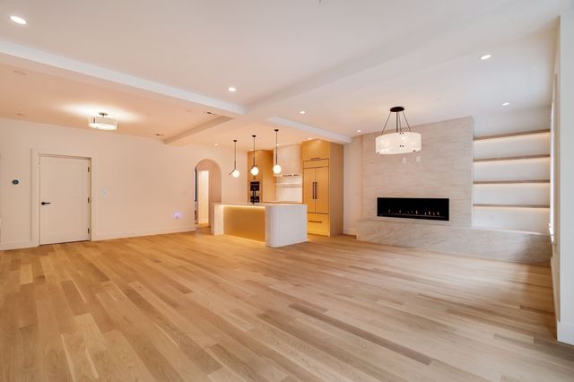 79 Park St 2, Brookline, MA 02446