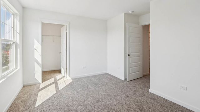 985 Emerald Drive, Montgomery, IL 60538