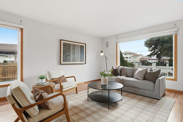 5307 W Irving, Pasco, WA 99301