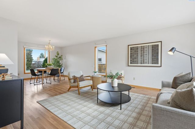 5307 W Irving, Pasco, WA 99301