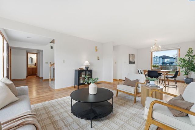 5307 W Irving, Pasco, WA 99301