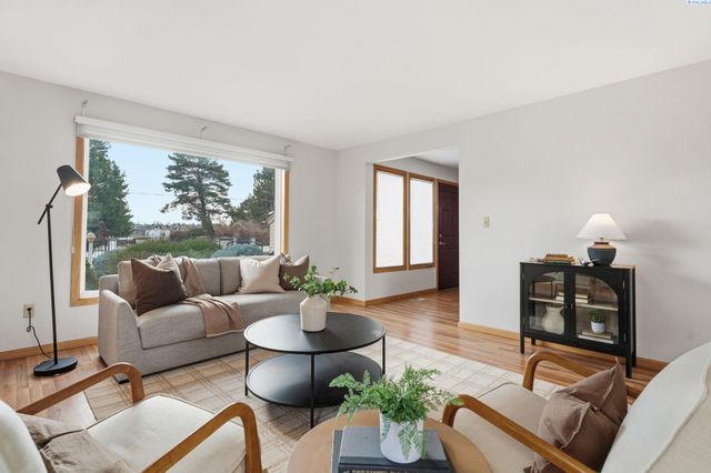 5307 W Irving, Pasco, WA 99301