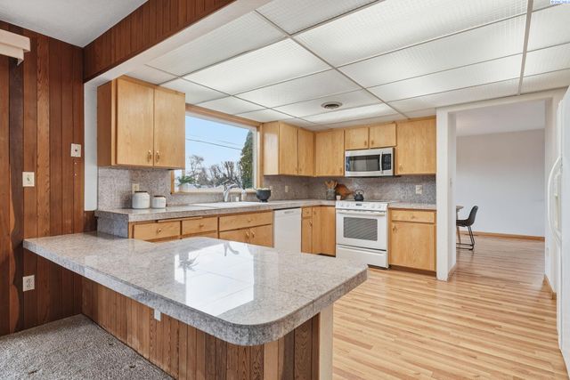 5307 W Irving, Pasco, WA 99301