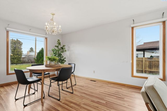 5307 W Irving, Pasco, WA 99301