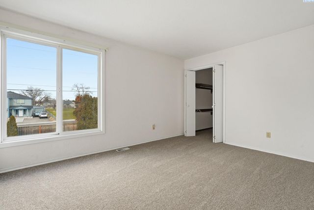 5307 W Irving, Pasco, WA 99301