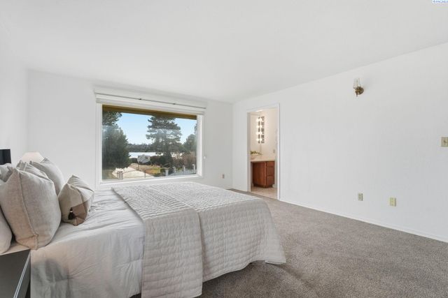 5307 W Irving, Pasco, WA 99301