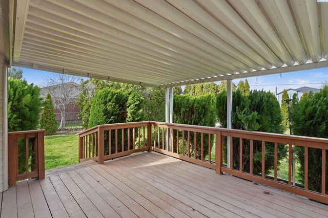 5307 W Irving, Pasco, WA 99301