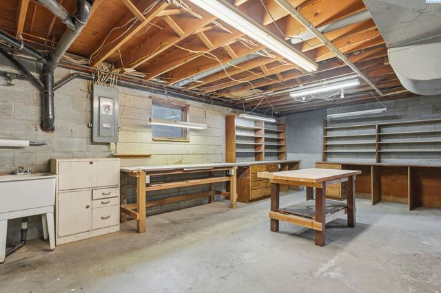 5307 W Irving, Pasco, WA 99301